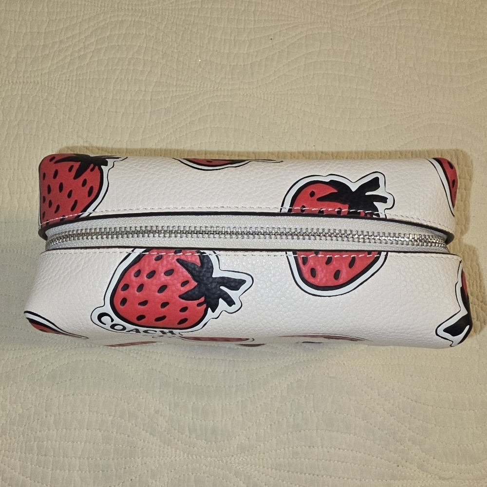NWY Coach White Strawberry Print Ladies Leather Cosmetic Pouch - Picture 3 of 8